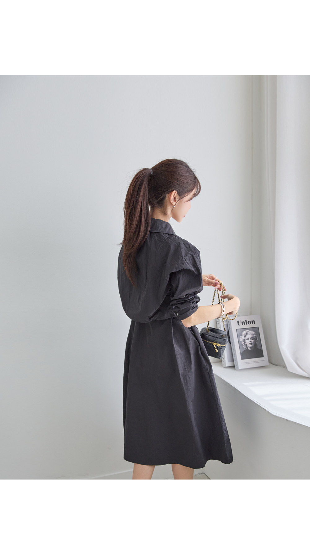 자켓 하나 가격에 원피스까지~! 바스락 소재로 트렌디함을 주는 크롭자켓+ 슬리브리스 원피스 상세 이미지 23